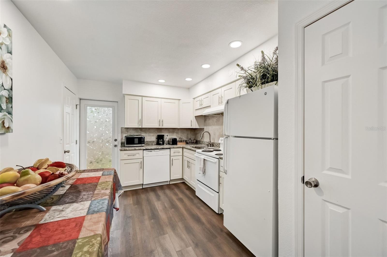 618 S OSPREY AVE, SARASOTA, FL — photo 7