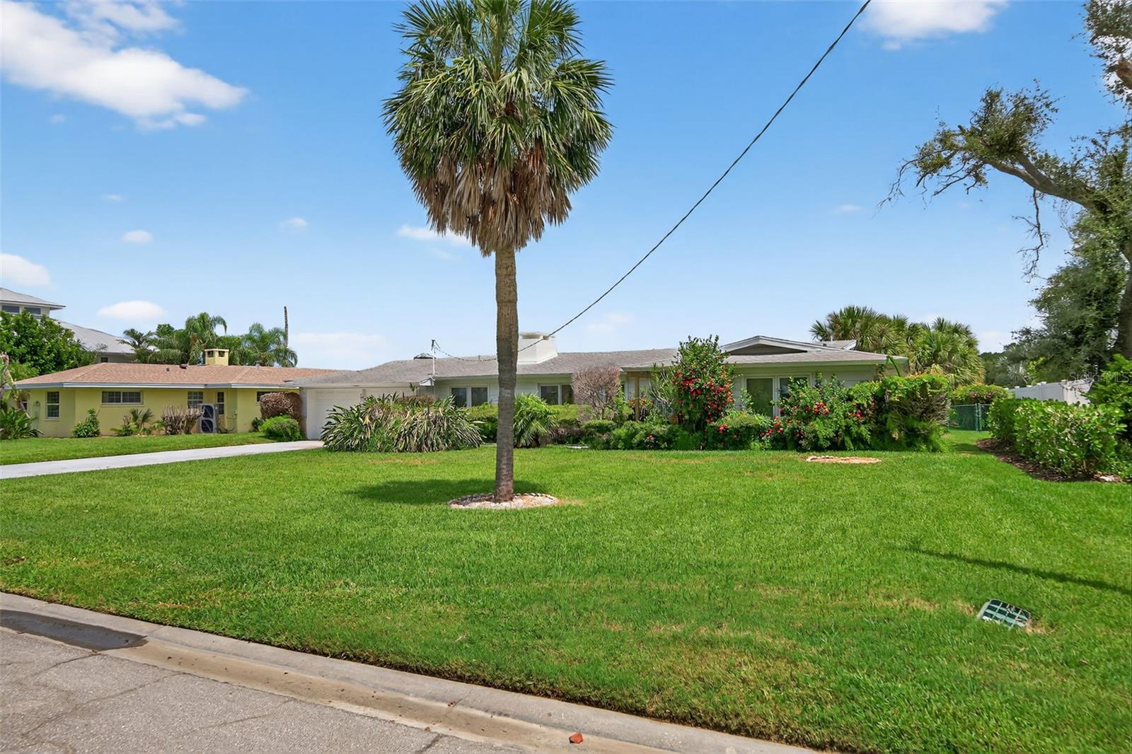 377 S SHORE DR, SARASOTA, FL — photo 4