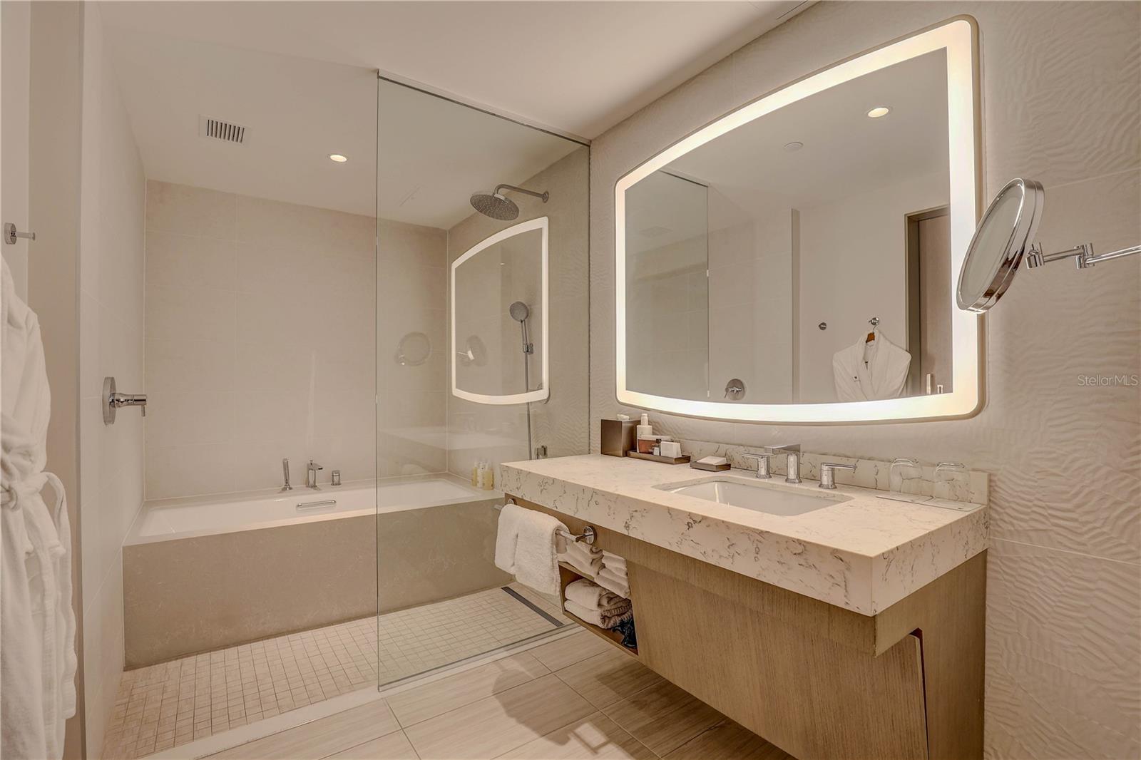 691 S GULFVIEW BLVD #1608, CLEARWATER BEACH, FL — photo 11