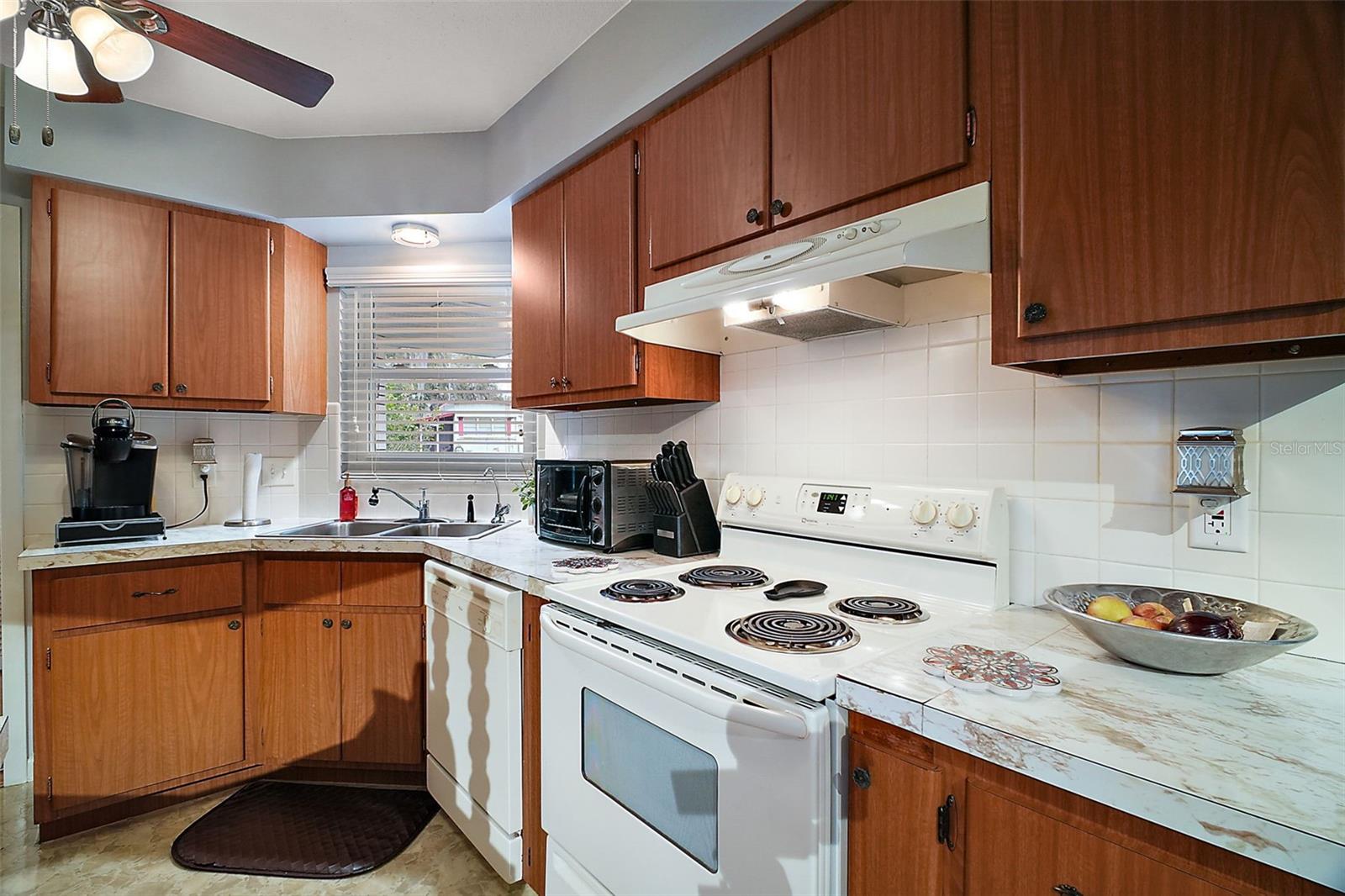 803 N SHORE DR, LEESBURG, FL — photo 21