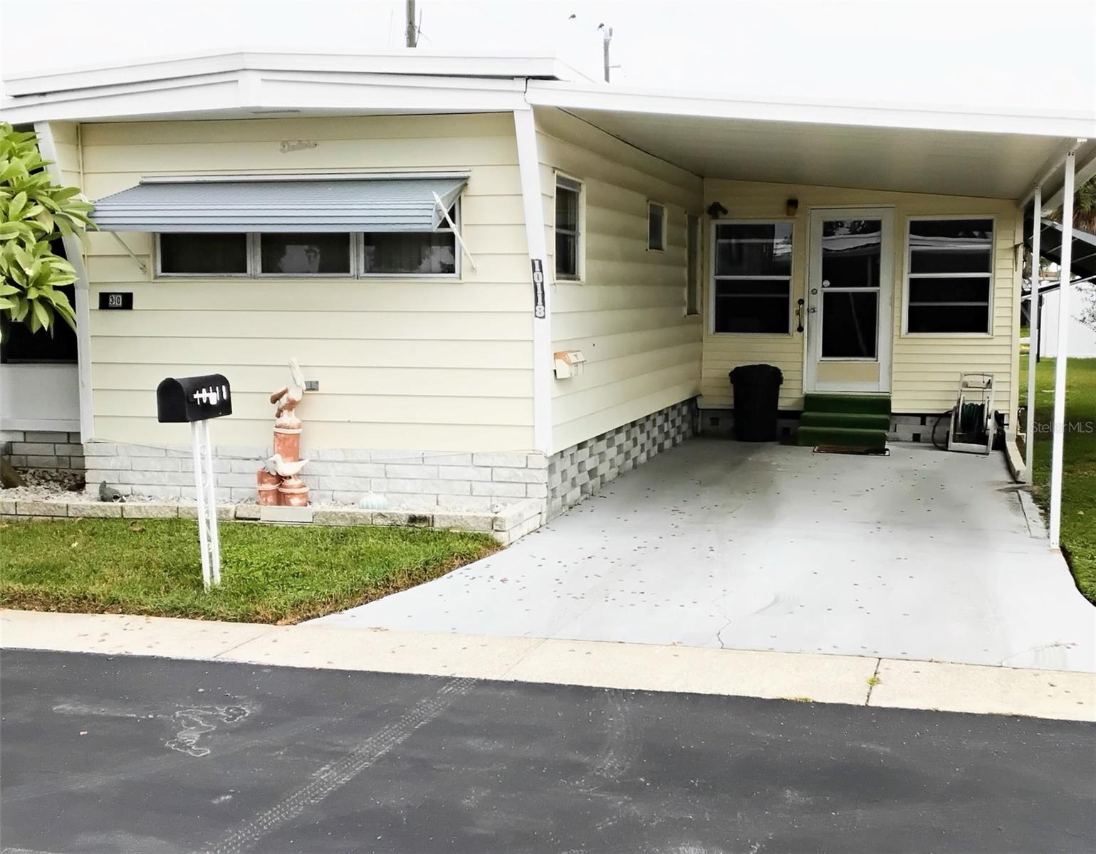 10118 N LAKE DR #30, LARGO, FL