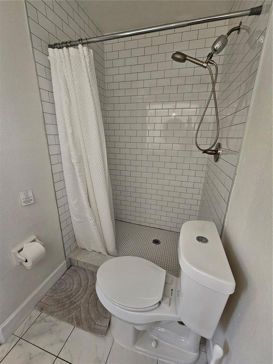6442 COLONIAL DR, SARASOTA, FL — photo 13