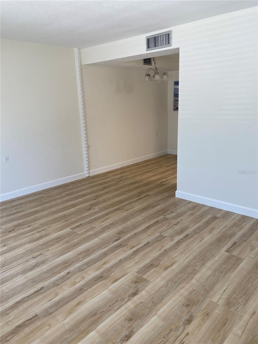 8325 112TH ST #106, SEMINOLE, FL — photo 2