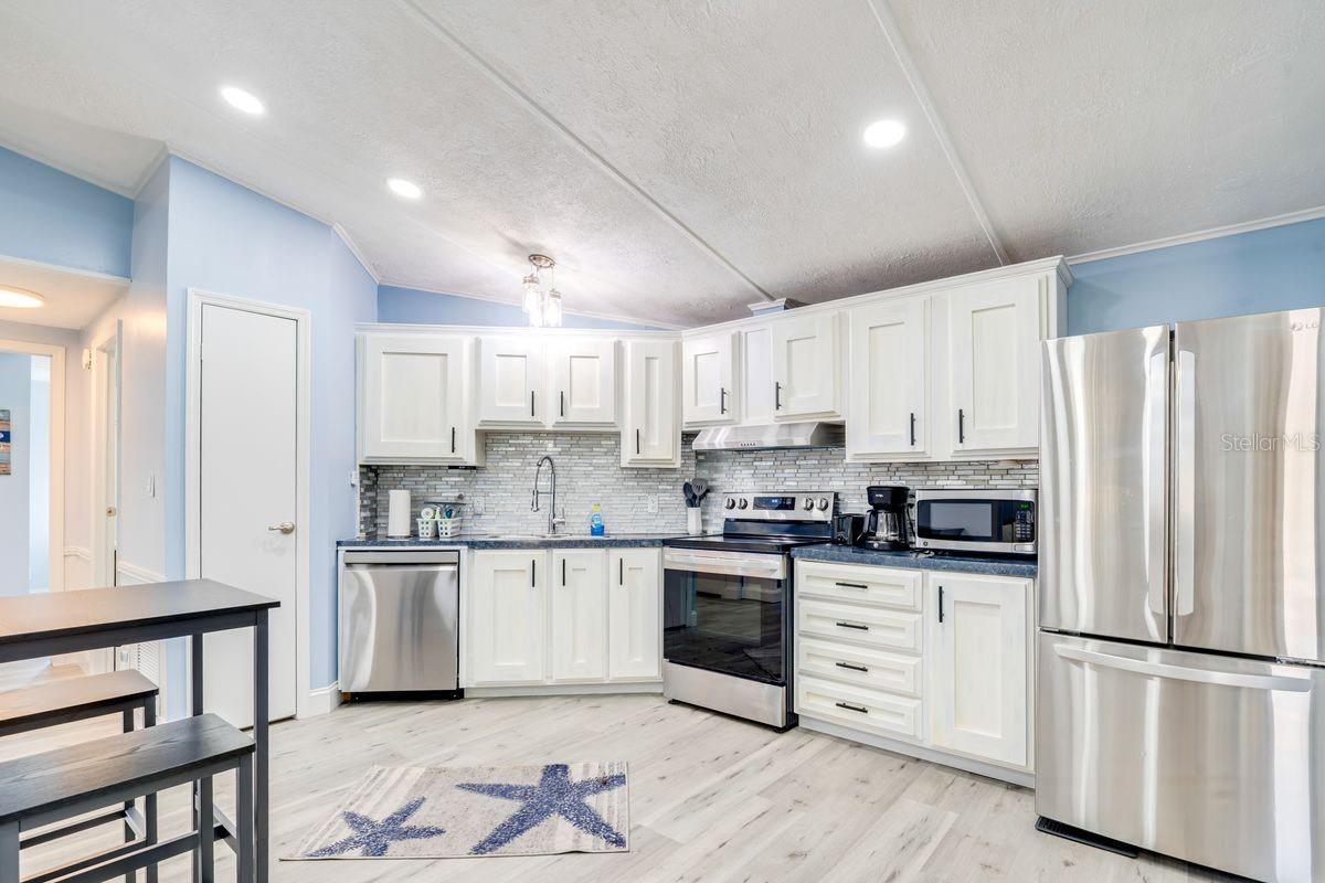 1224 DUSTIN DR, LADY LAKE, FL — photo 34