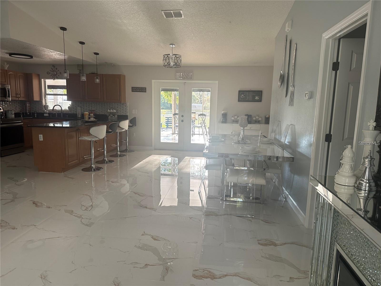 10520 HENDERSON RD, TAMPA, FL — photo 7