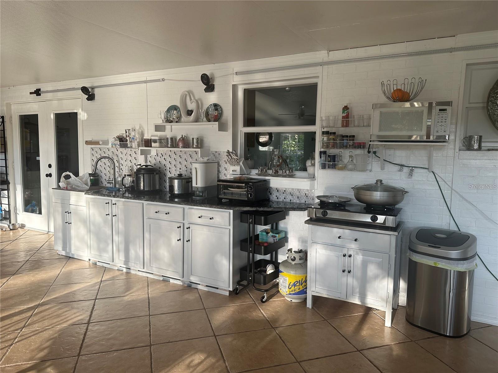 10520 HENDERSON RD, TAMPA, FL — photo 17