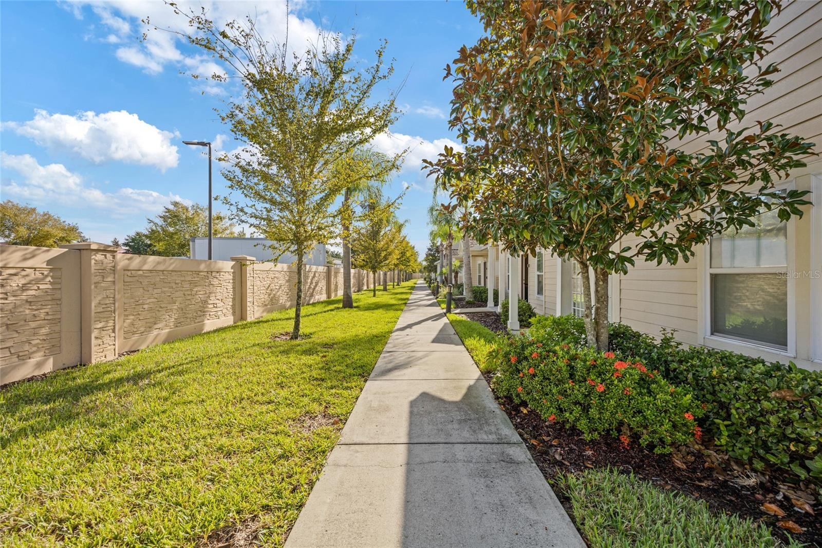 8945 SHINE DR, KISSIMMEE, FL — photo 2