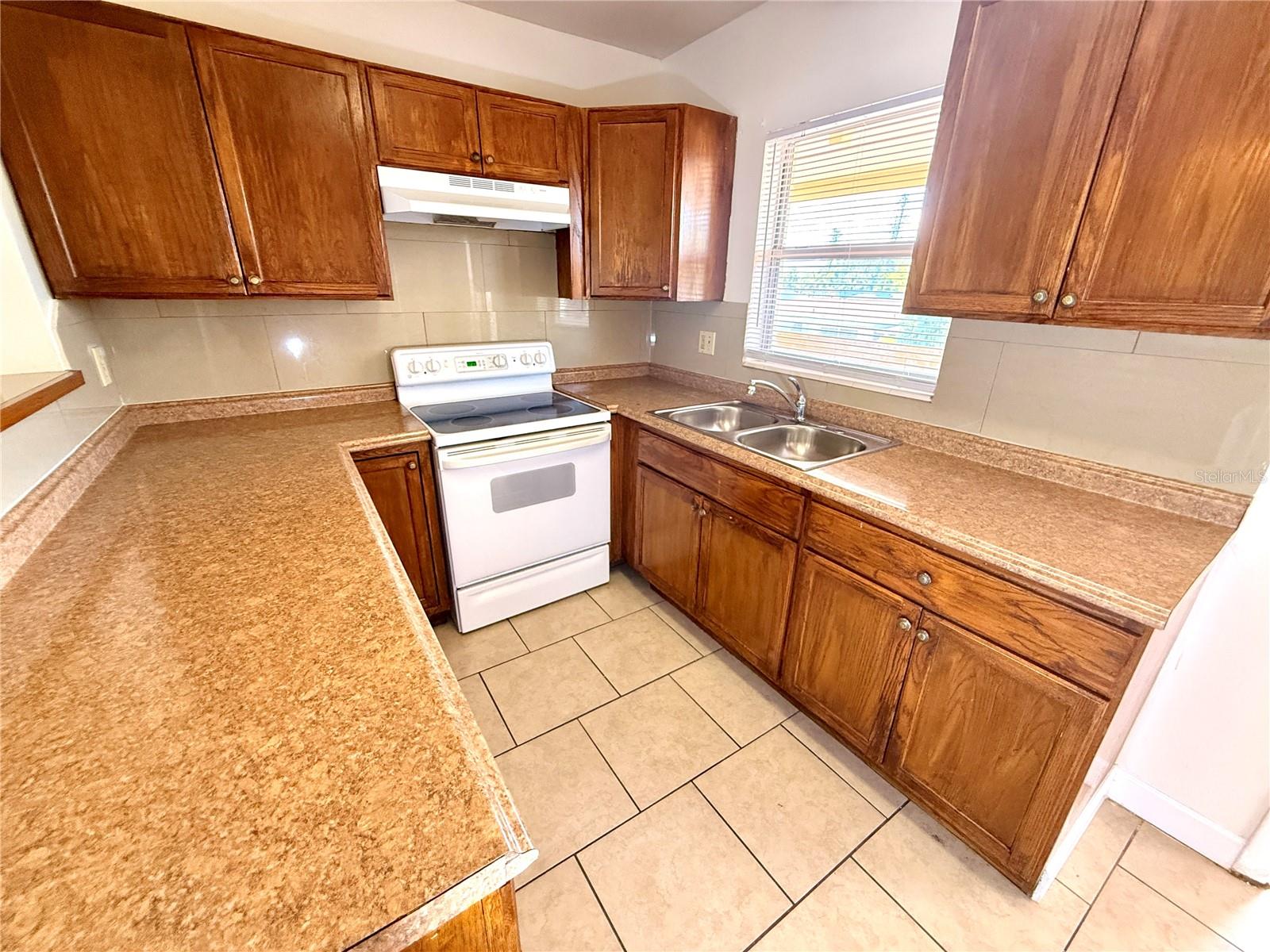 1050 62ND AVE SOUTH #E-4, ST PETERSBURG, FL — photo 11