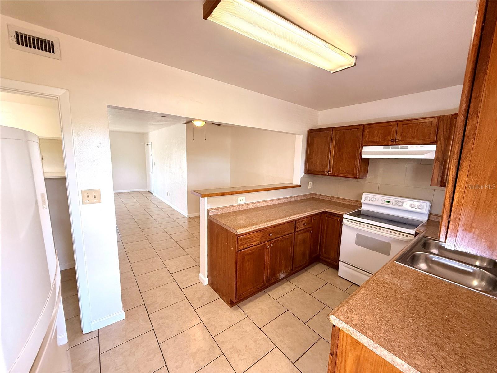 1050 62ND AVE SOUTH #E-4, ST PETERSBURG, FL — photo 13
