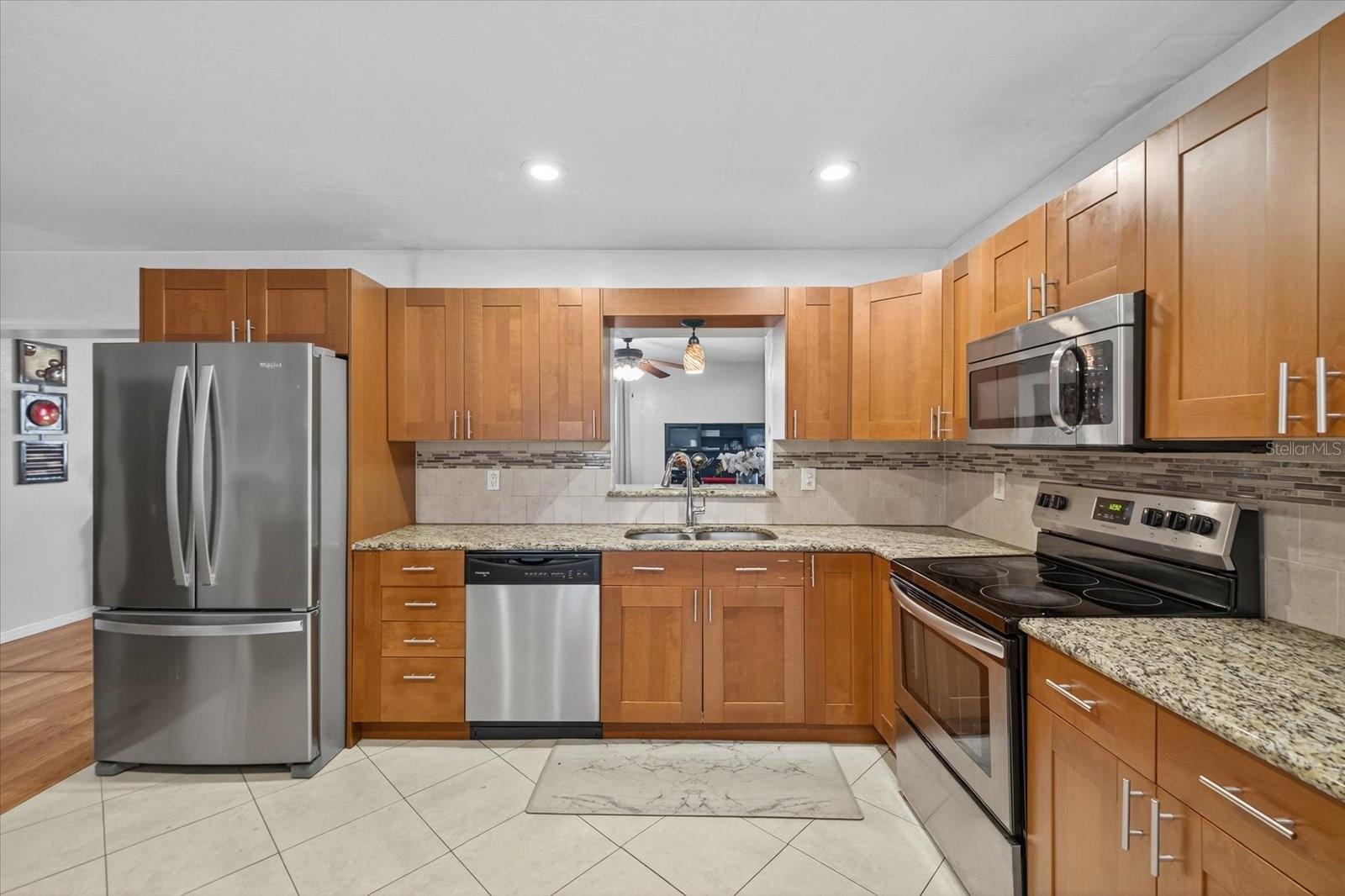420 LEWIS BLVD SE, ST PETERSBURG, FL — photo 10