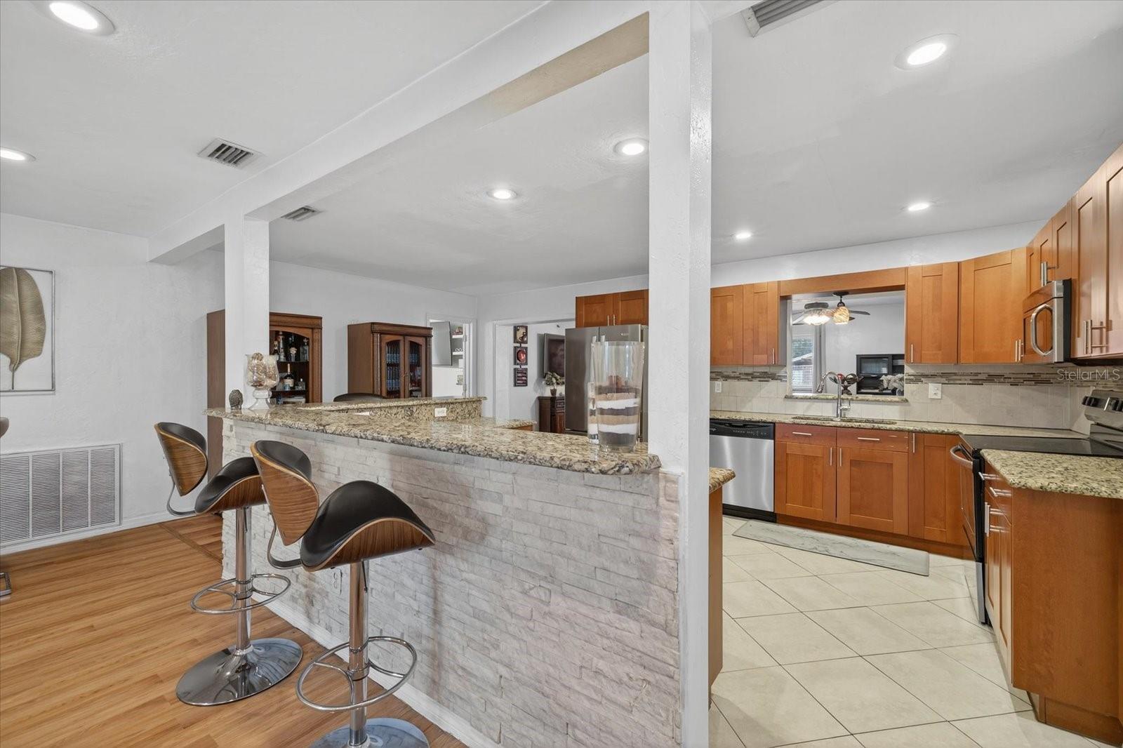 420 LEWIS BLVD SE, ST PETERSBURG, FL — photo 3