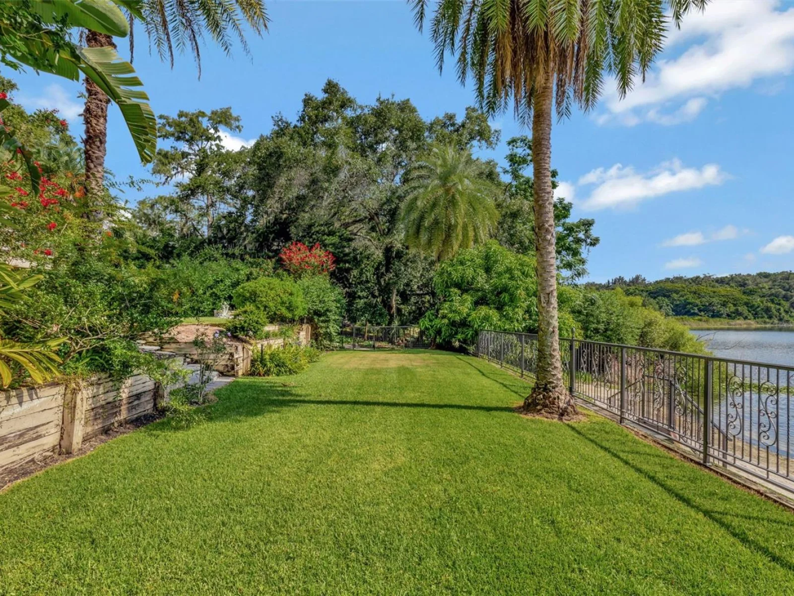 1105 LAKE NETTIE DR, EUSTIS, FL — photo 48