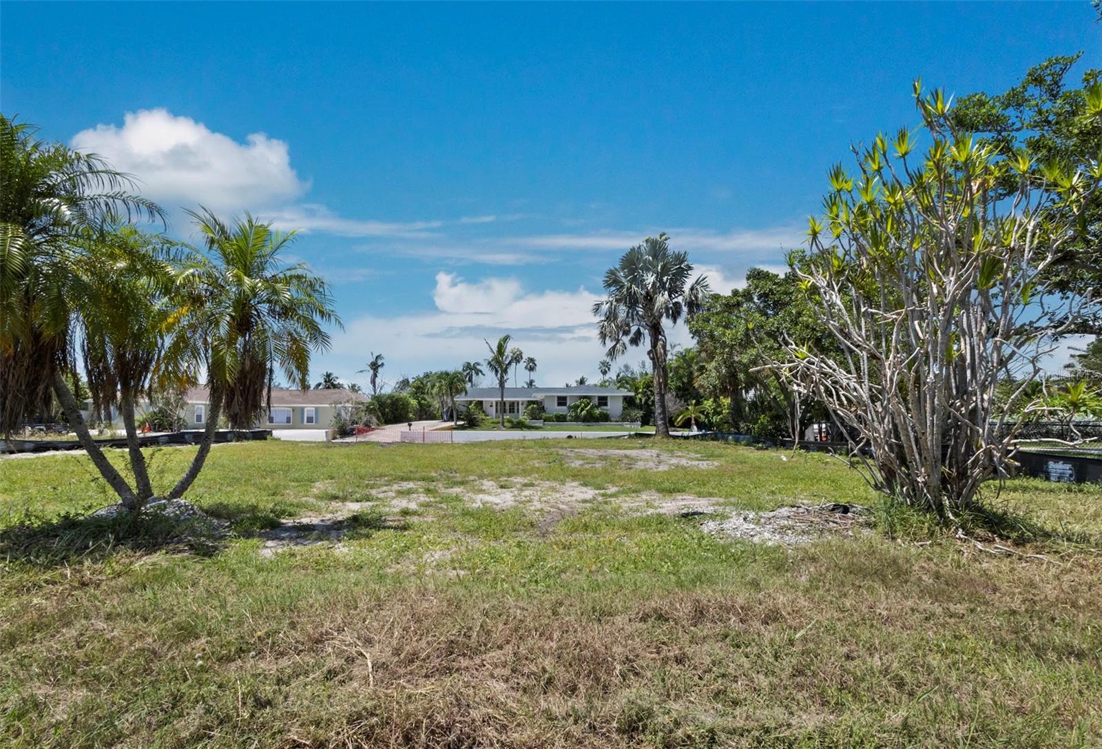 570 DE NARVAEZ DR, LONGBOAT KEY, FL — photo 4