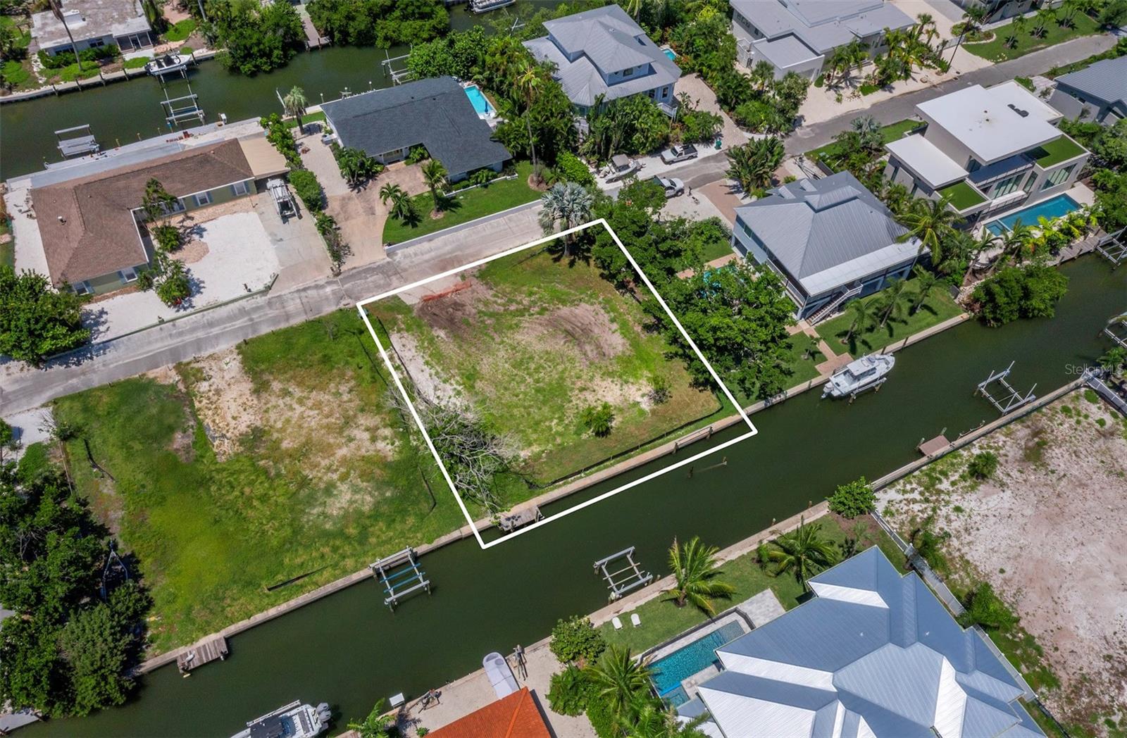 570 DE NARVAEZ DR, LONGBOAT KEY, FL — photo 10