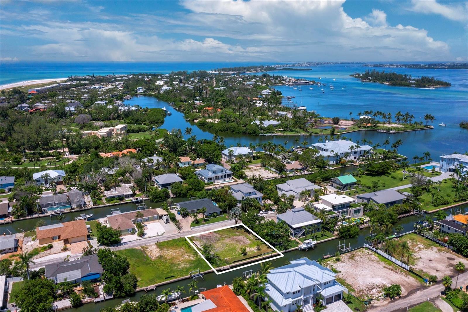 570 DE NARVAEZ DR, LONGBOAT KEY, FL — photo 12