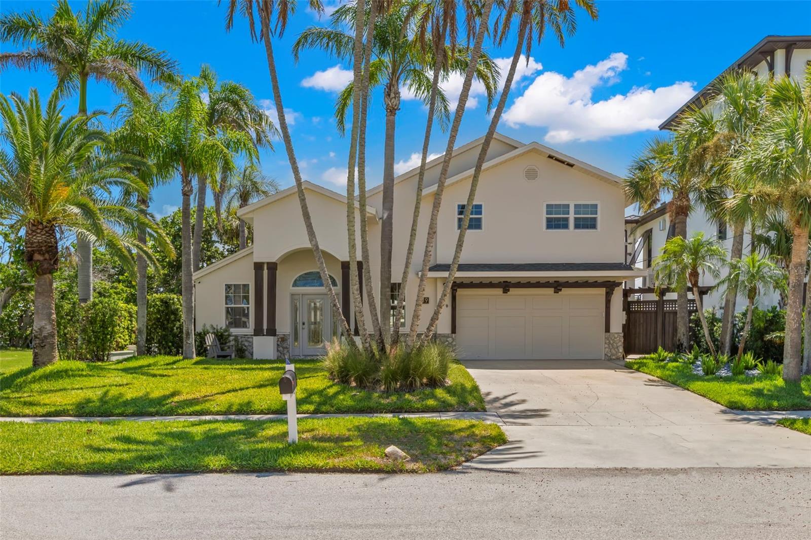 819 BAY ESPLANADE, CLEARWATER BEACH, FL