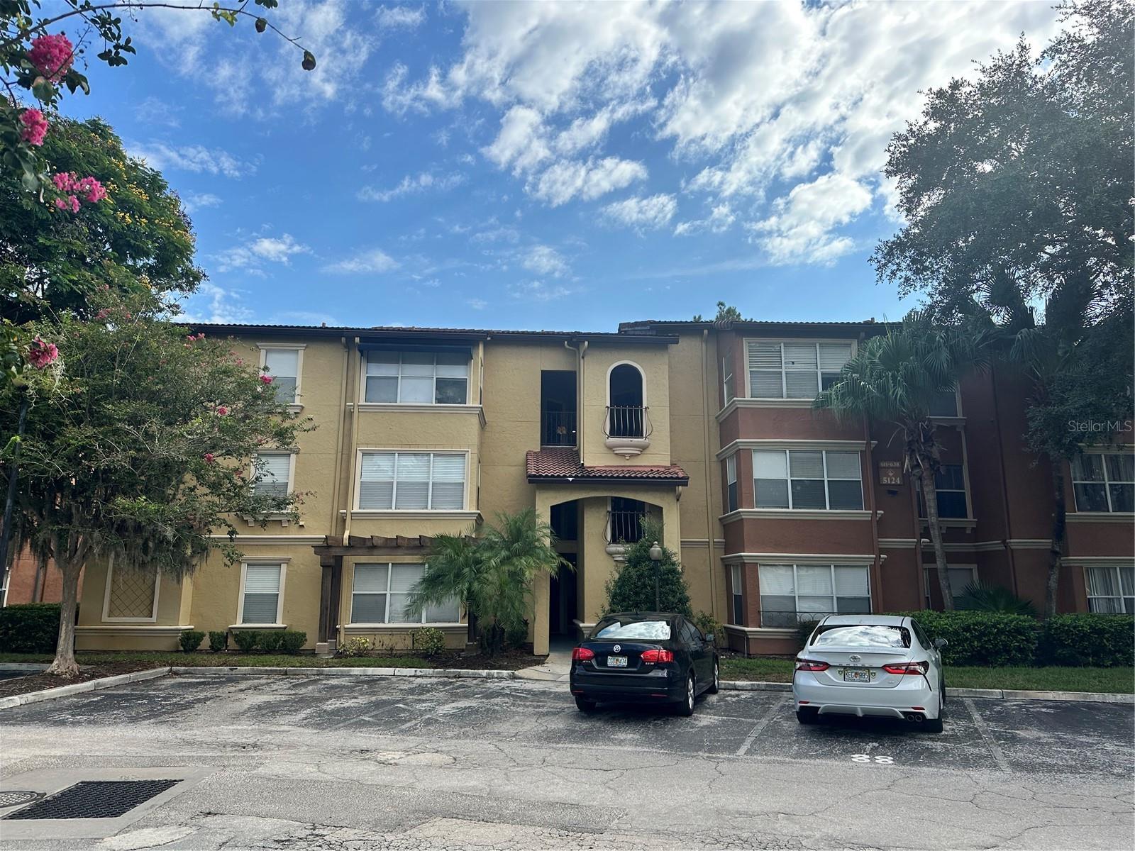 5124 CONROY RD #11, ORLANDO, FL