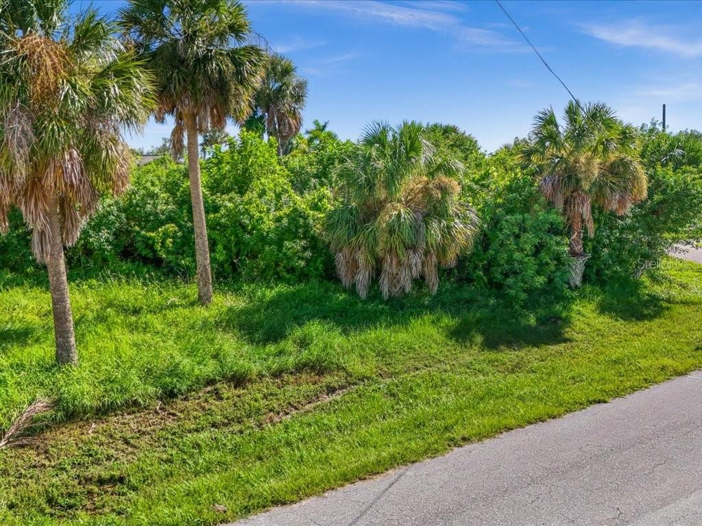 18443 BRIGGS CIR, PORT CHARLOTTE, FL — photo 10