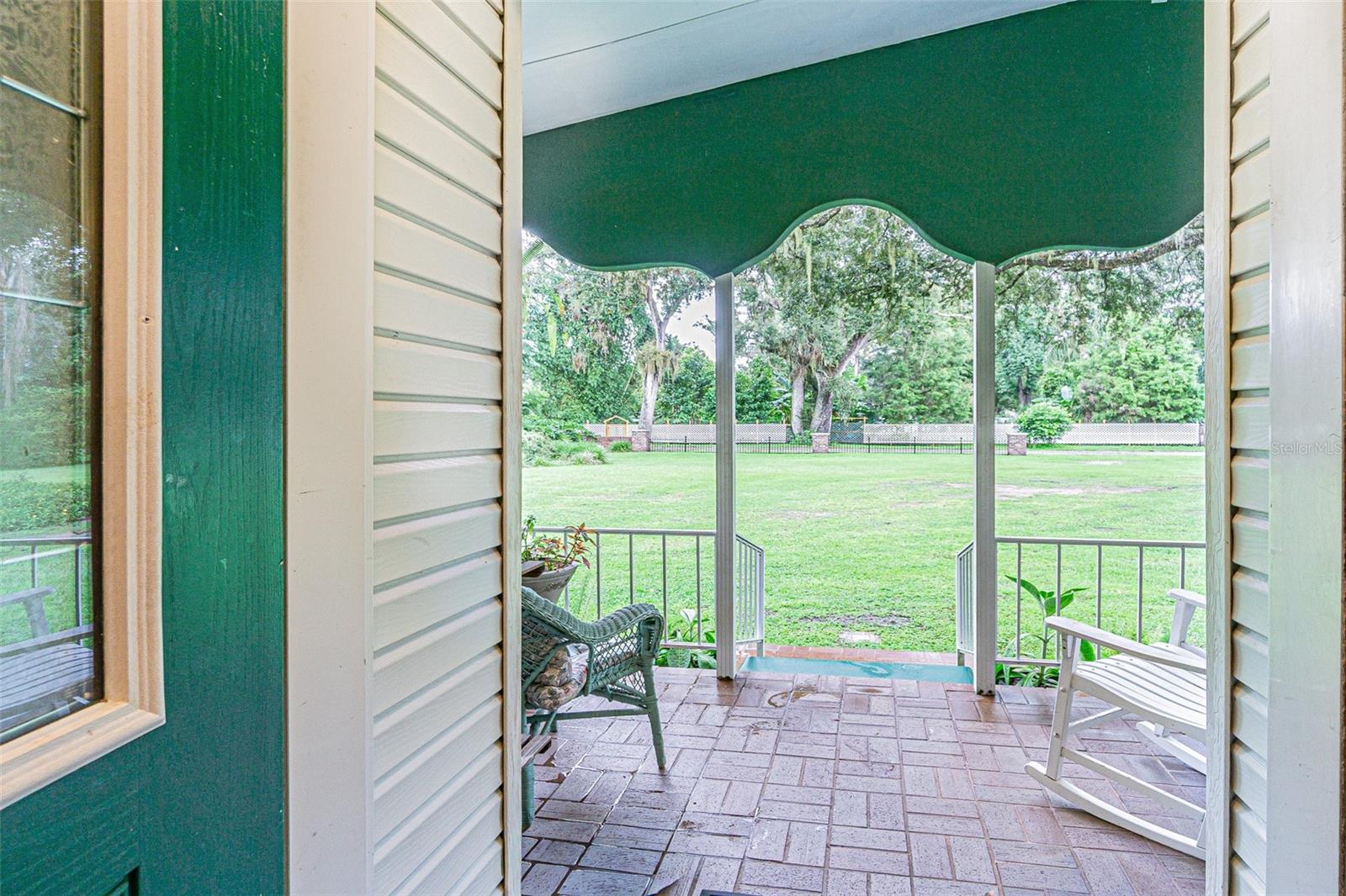 3349 OAKWOOD DR, WESLEY CHAPEL, FL — photo 2