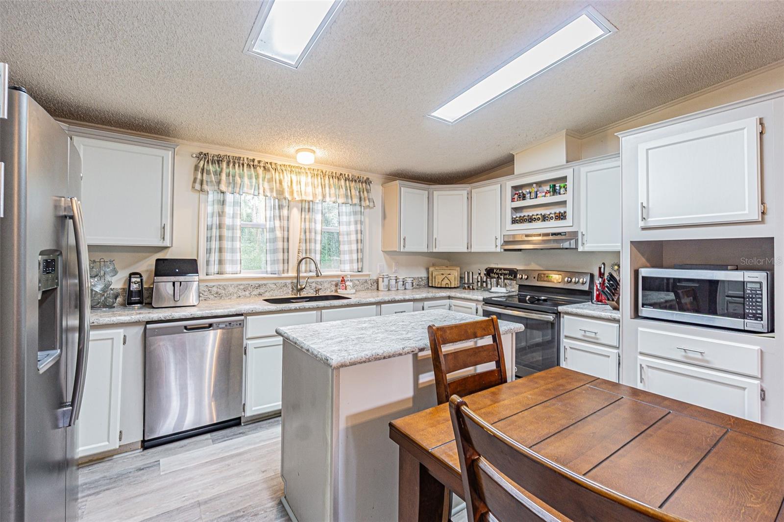 3349 OAKWOOD DR, WESLEY CHAPEL, FL — photo 13