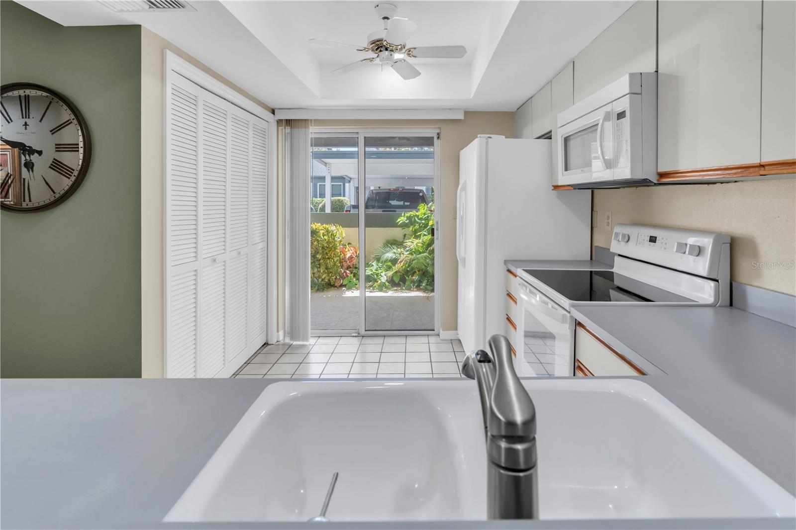 1377 N MCMULLEN BOOTH RD, CLEARWATER, FL — photo 5