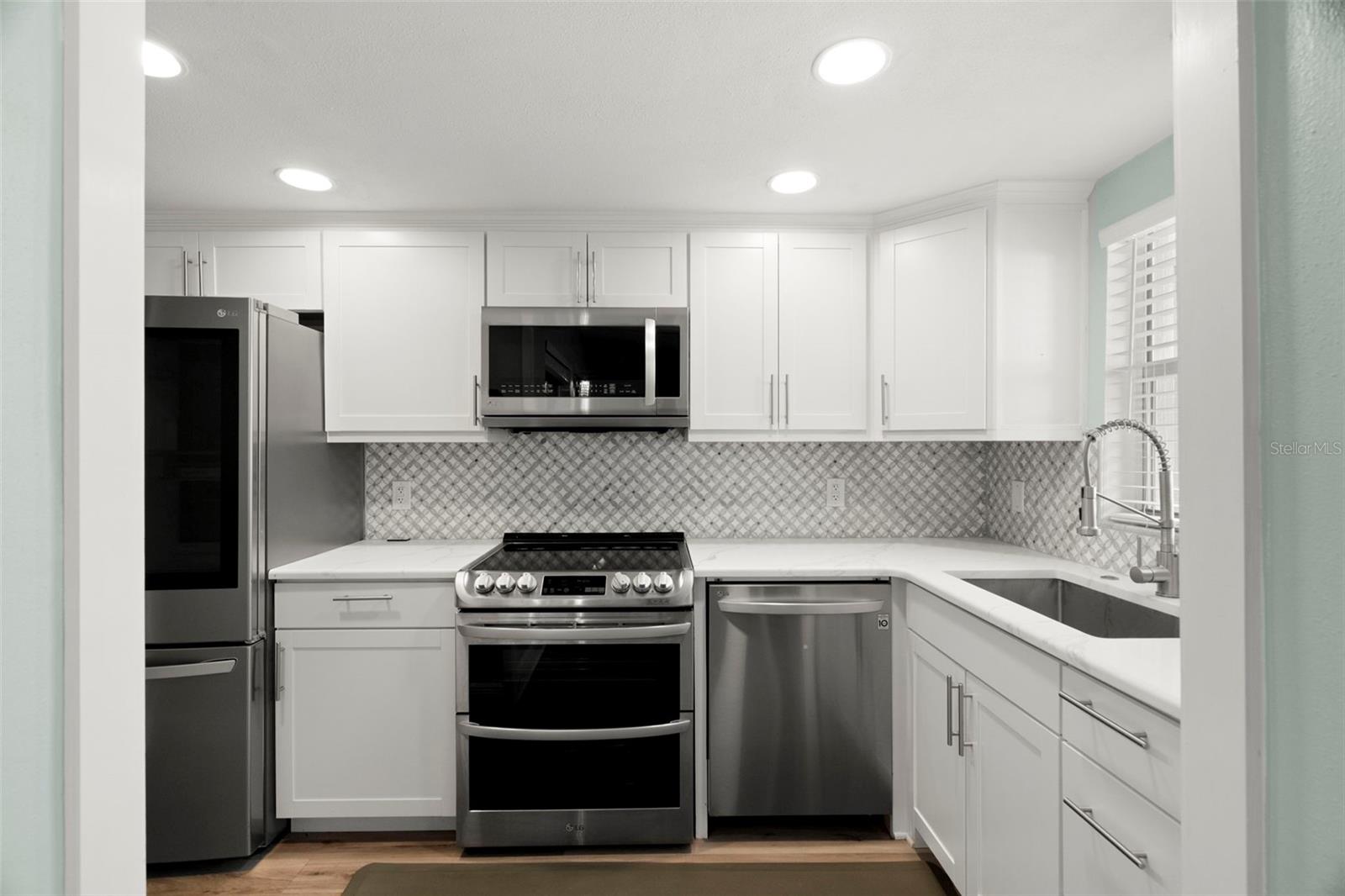 4780 COVE CIR #205, ST PETERSBURG, FL — photo 11