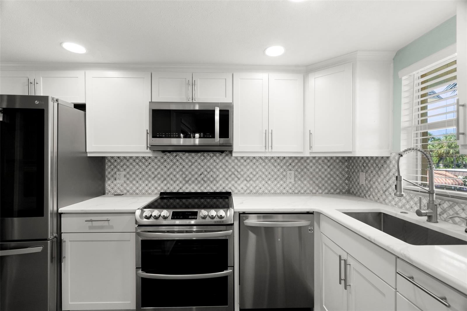 4780 COVE CIR #205, ST PETERSBURG, FL — photo 12