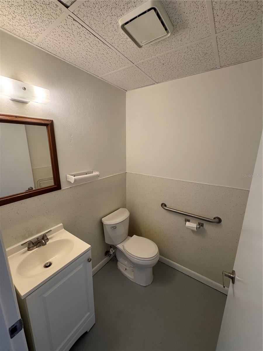 702 W PARK AVE #A1, EDGEWATER, FL — photo 8