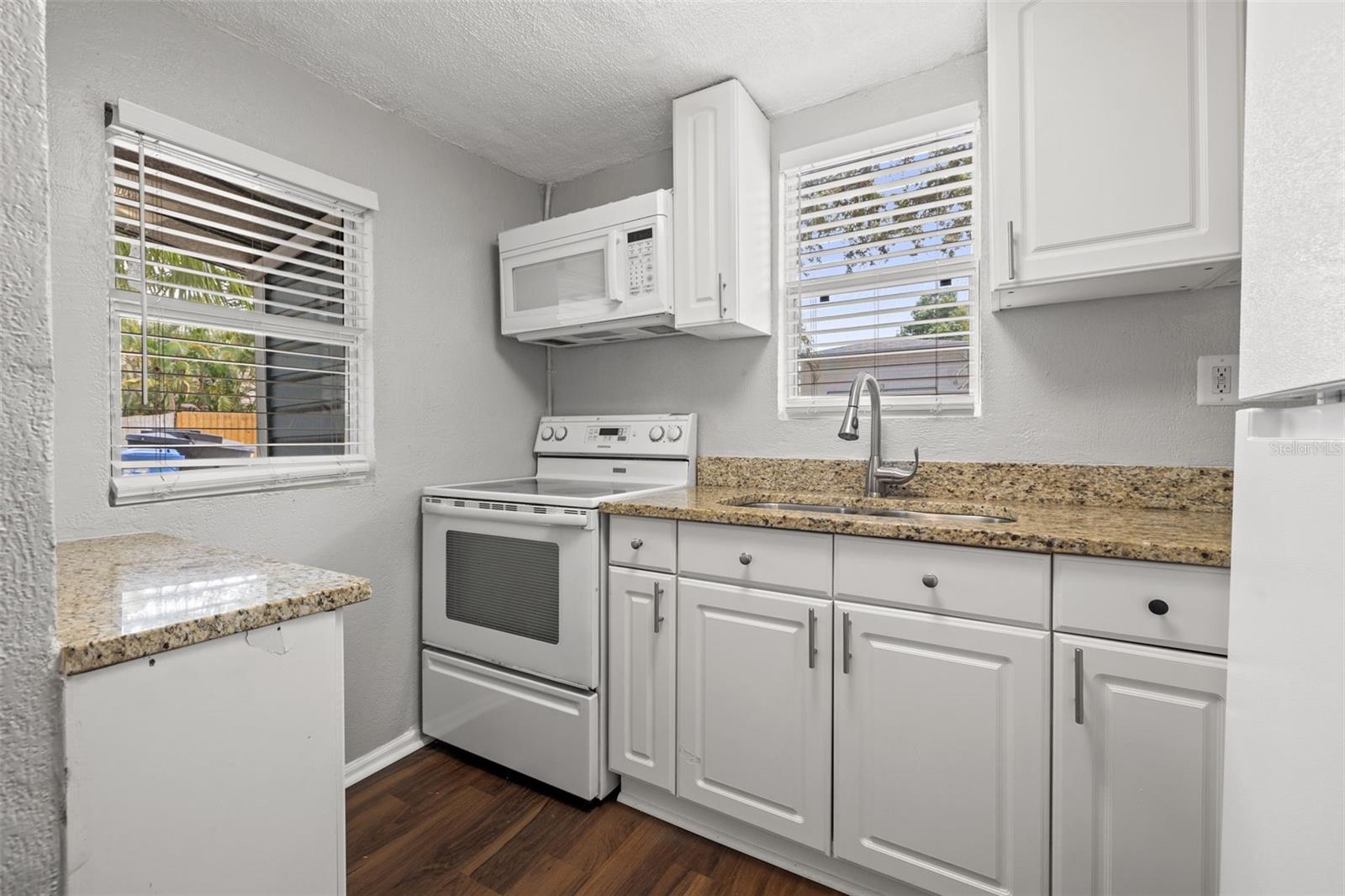 1040 19TH AVE N, ST PETERSBURG, FL — photo 21
