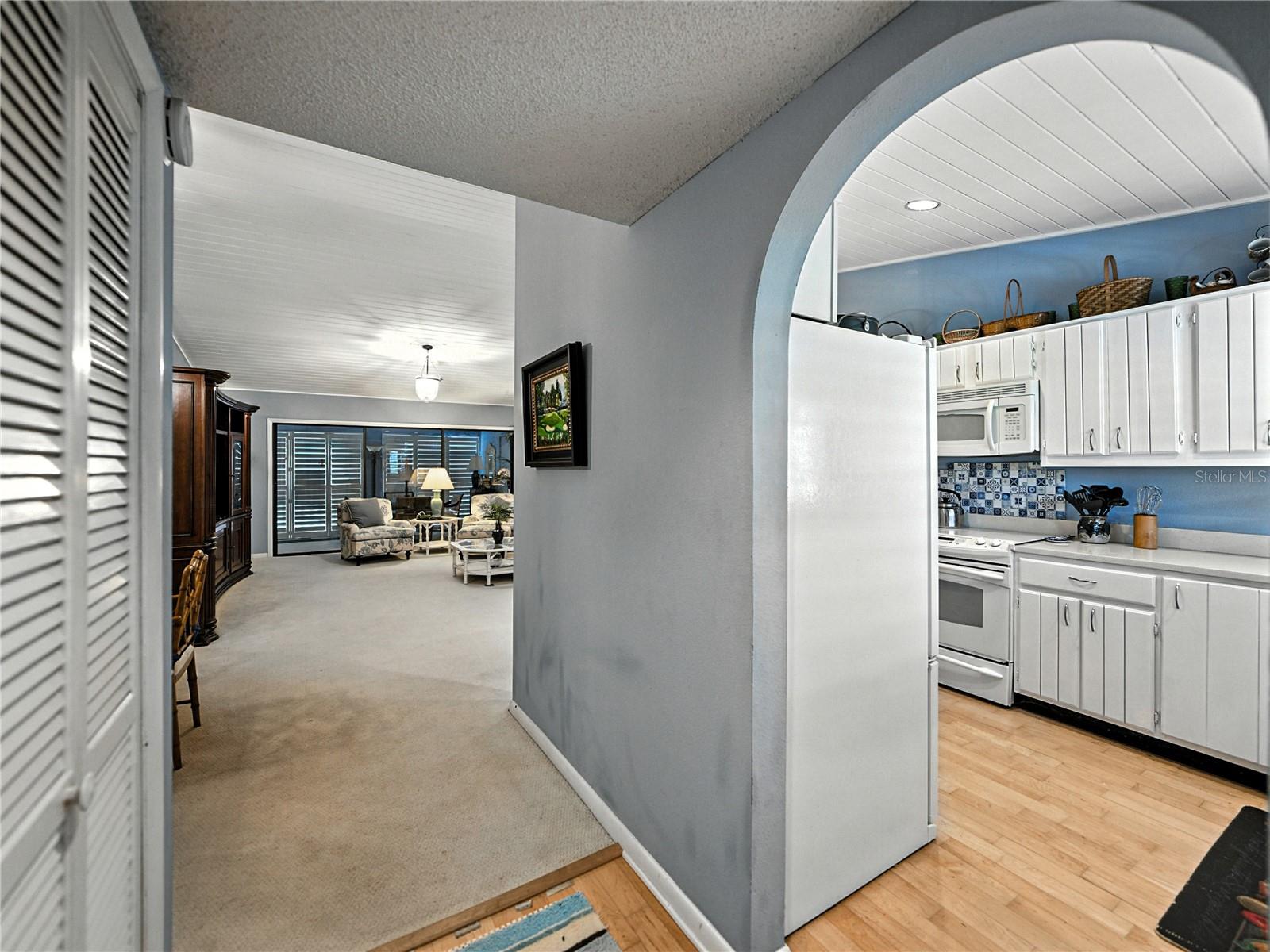 9201 VILLAGE DR #I-21, LAKE WALES, FL — photo 3