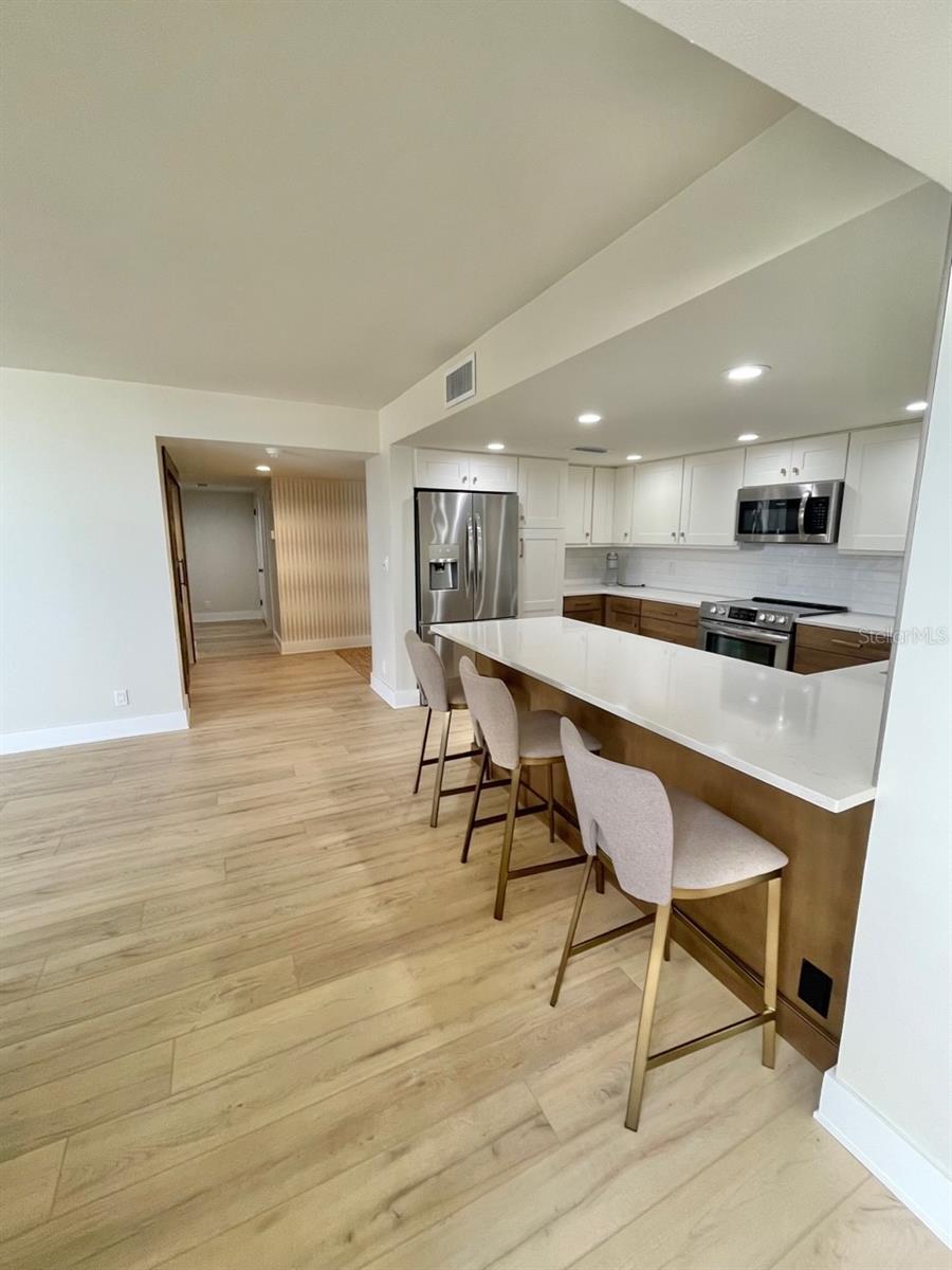 1460 GULF BLVD #707, CLEARWATER BEACH, FL — photo 11