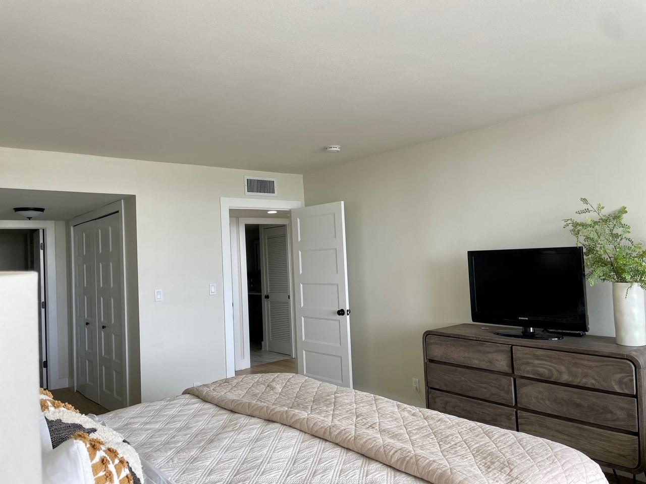 1460 GULF BLVD #707, CLEARWATER BEACH, FL — photo 16