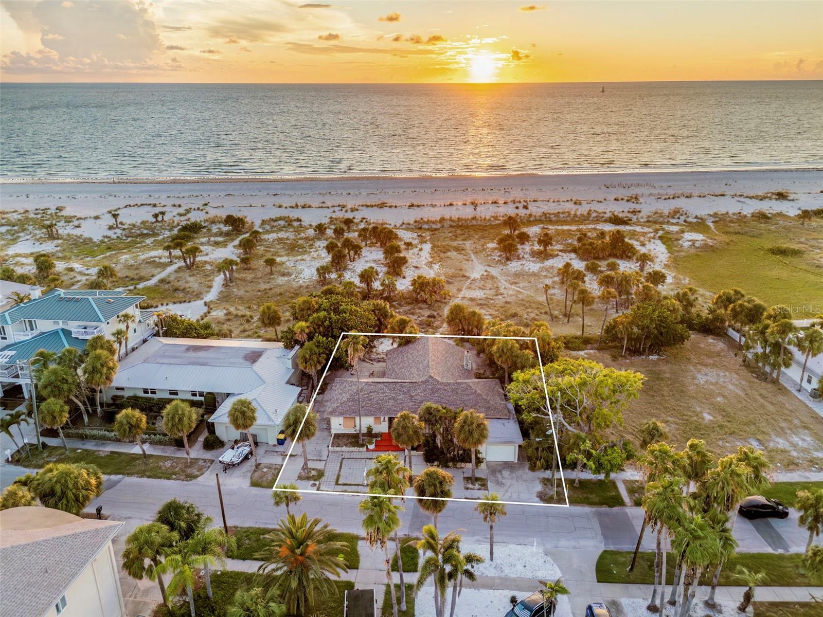 1024 ELDORADO AVE, CLEARWATER BEACH, FL