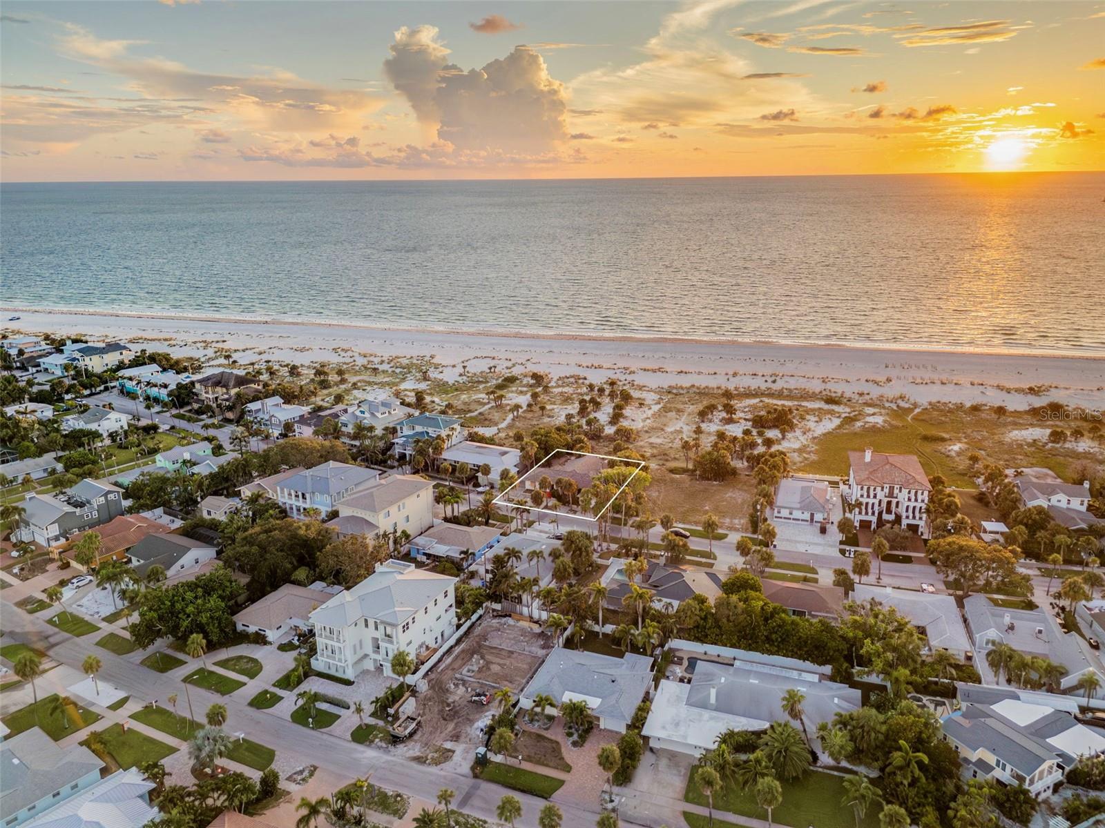 1024 ELDORADO AVE, CLEARWATER BEACH, FL — photo 10