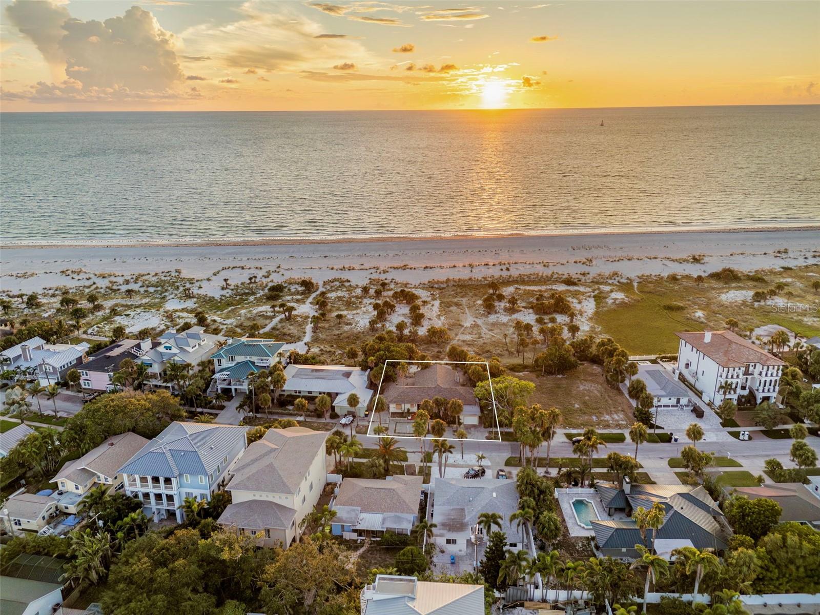 1024 ELDORADO AVE, CLEARWATER BEACH, FL — photo 11