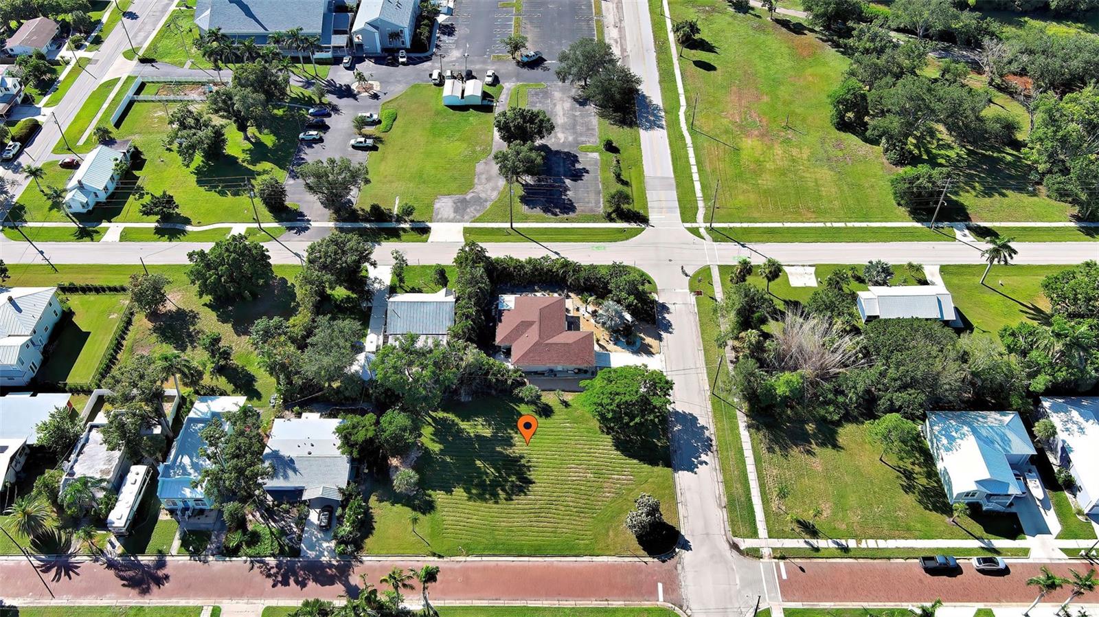 527 PALM AVE, PUNTA GORDA, FL — photo 3
