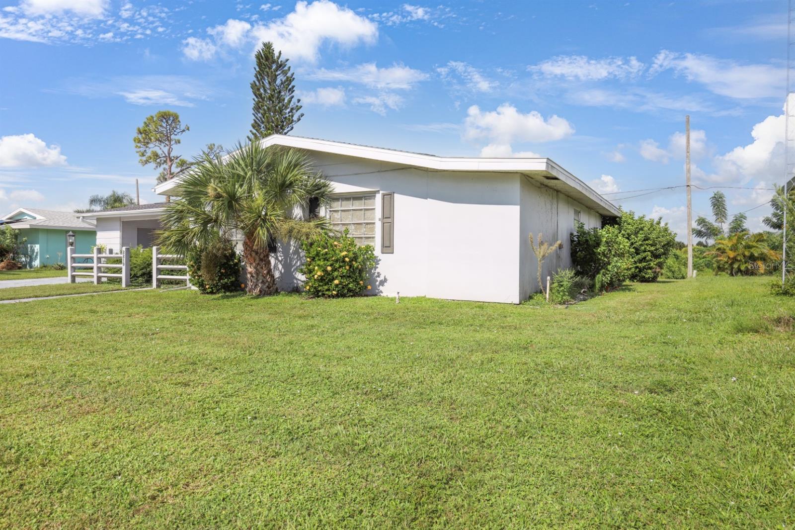 2219 BEACON DR, PORT CHARLOTTE, FL — photo 3