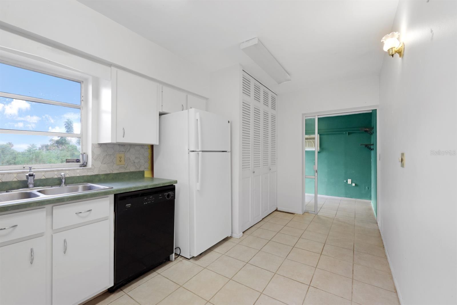 2219 BEACON DR, PORT CHARLOTTE, FL — photo 14