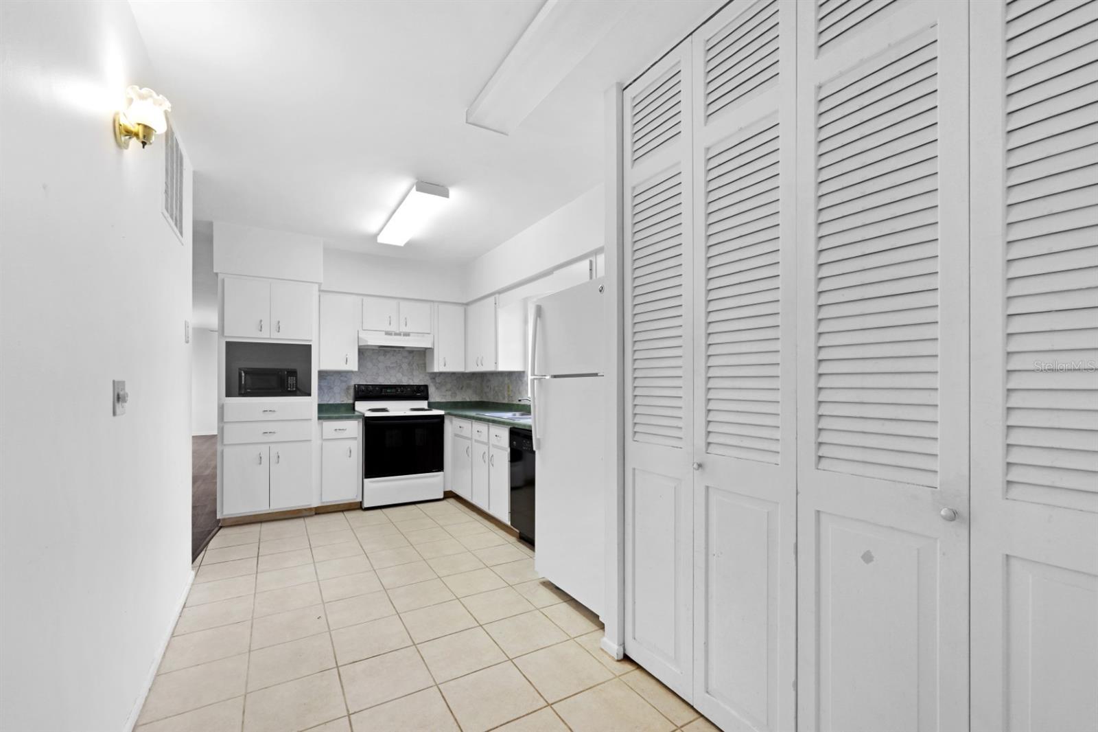 2219 BEACON DR, PORT CHARLOTTE, FL — photo 16