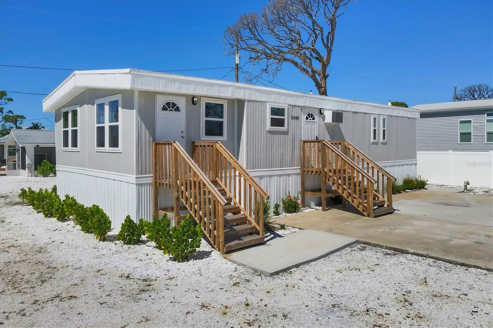 3280 HOLLY AVE, ENGLEWOOD, FL