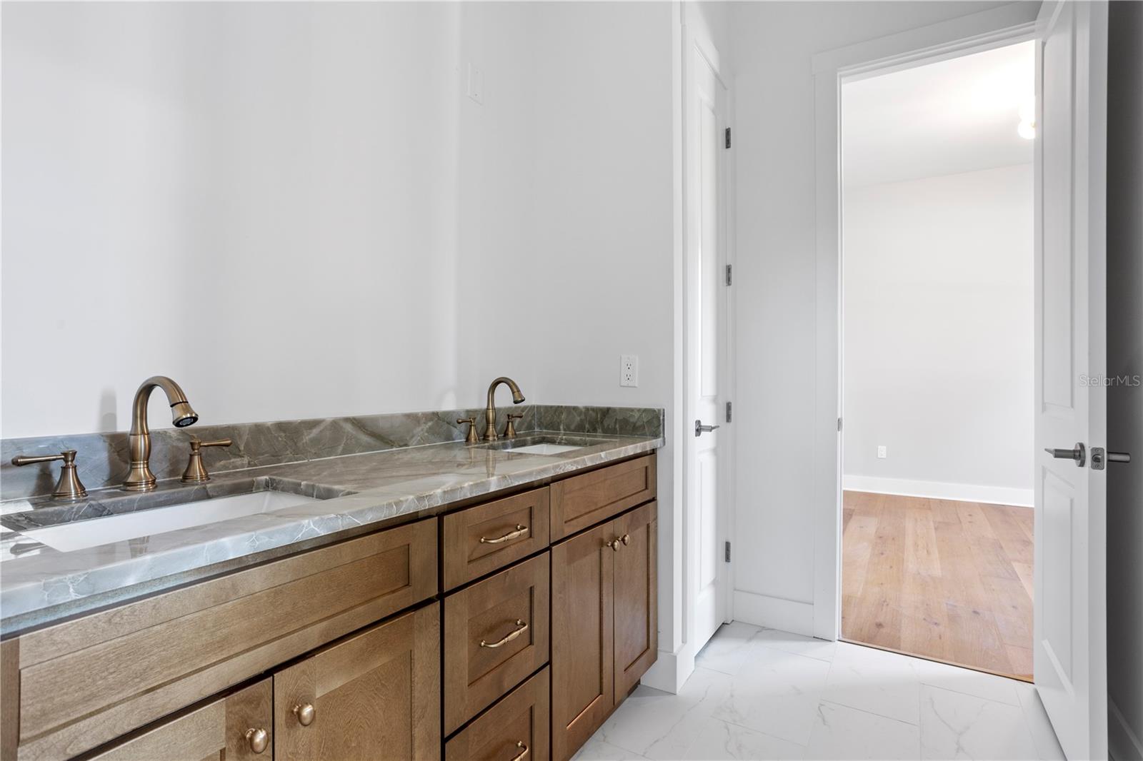 4314 S RENELLIE DR, TAMPA, FL — photo 31