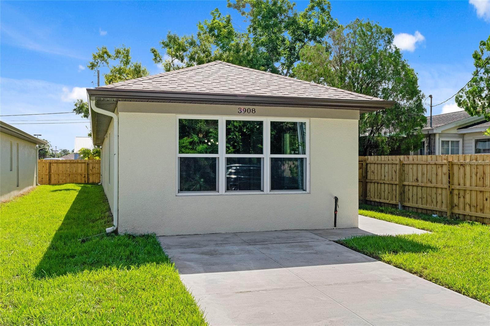 3908 WALNUT AVE, SARASOTA, FL