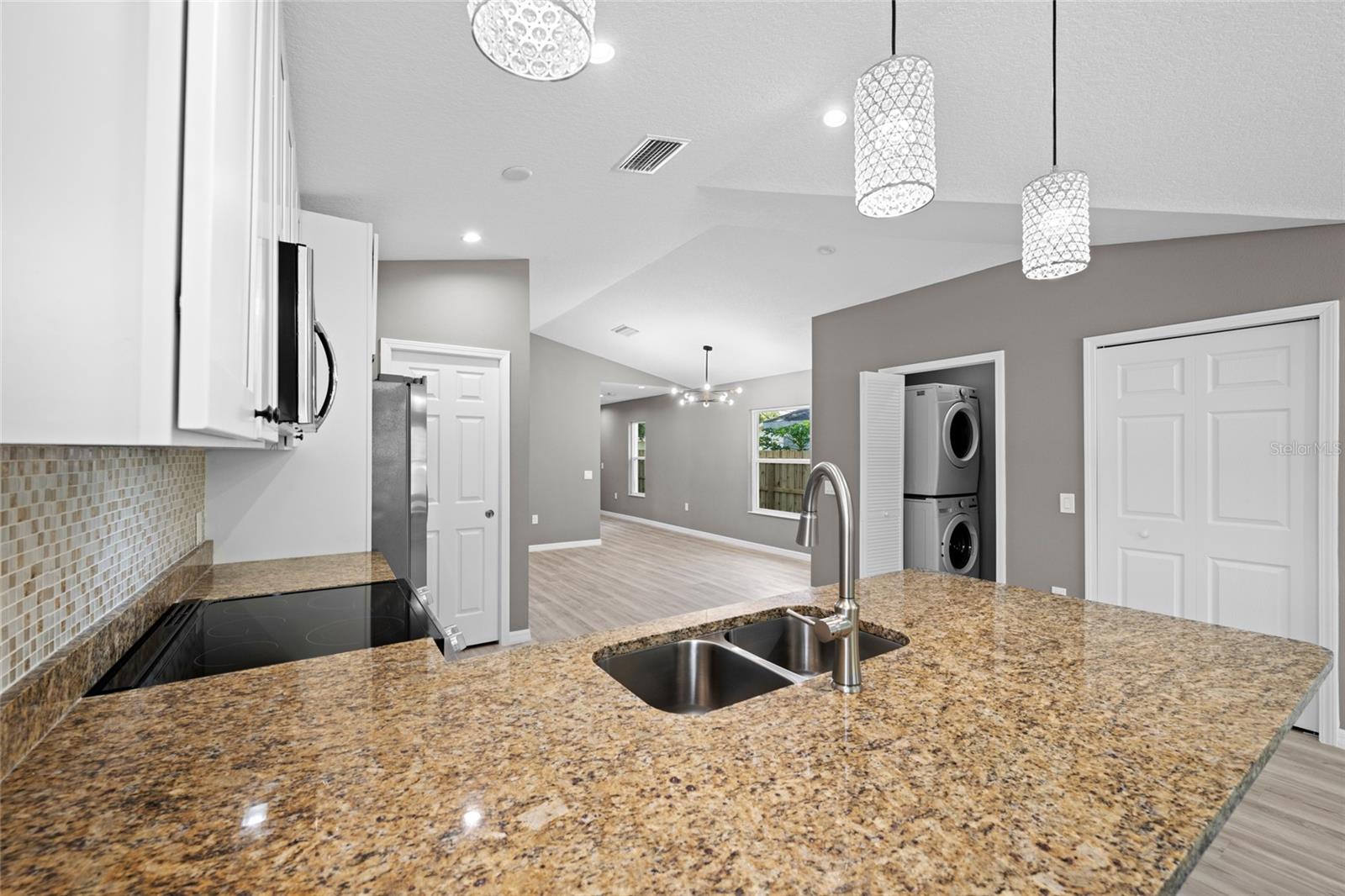 3908 WALNUT AVE, SARASOTA, FL — photo 9