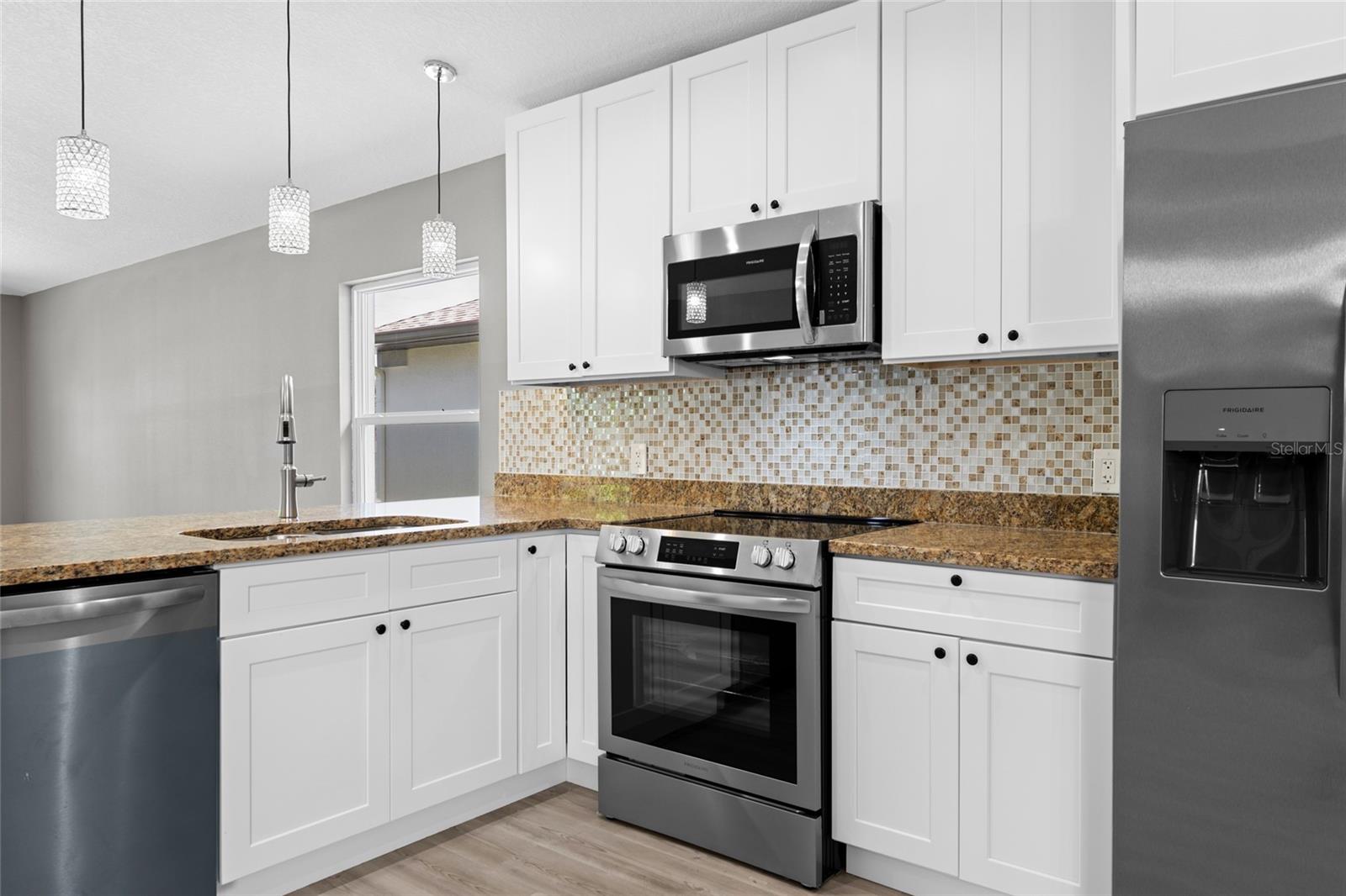 3908 WALNUT AVE, SARASOTA, FL — photo 13