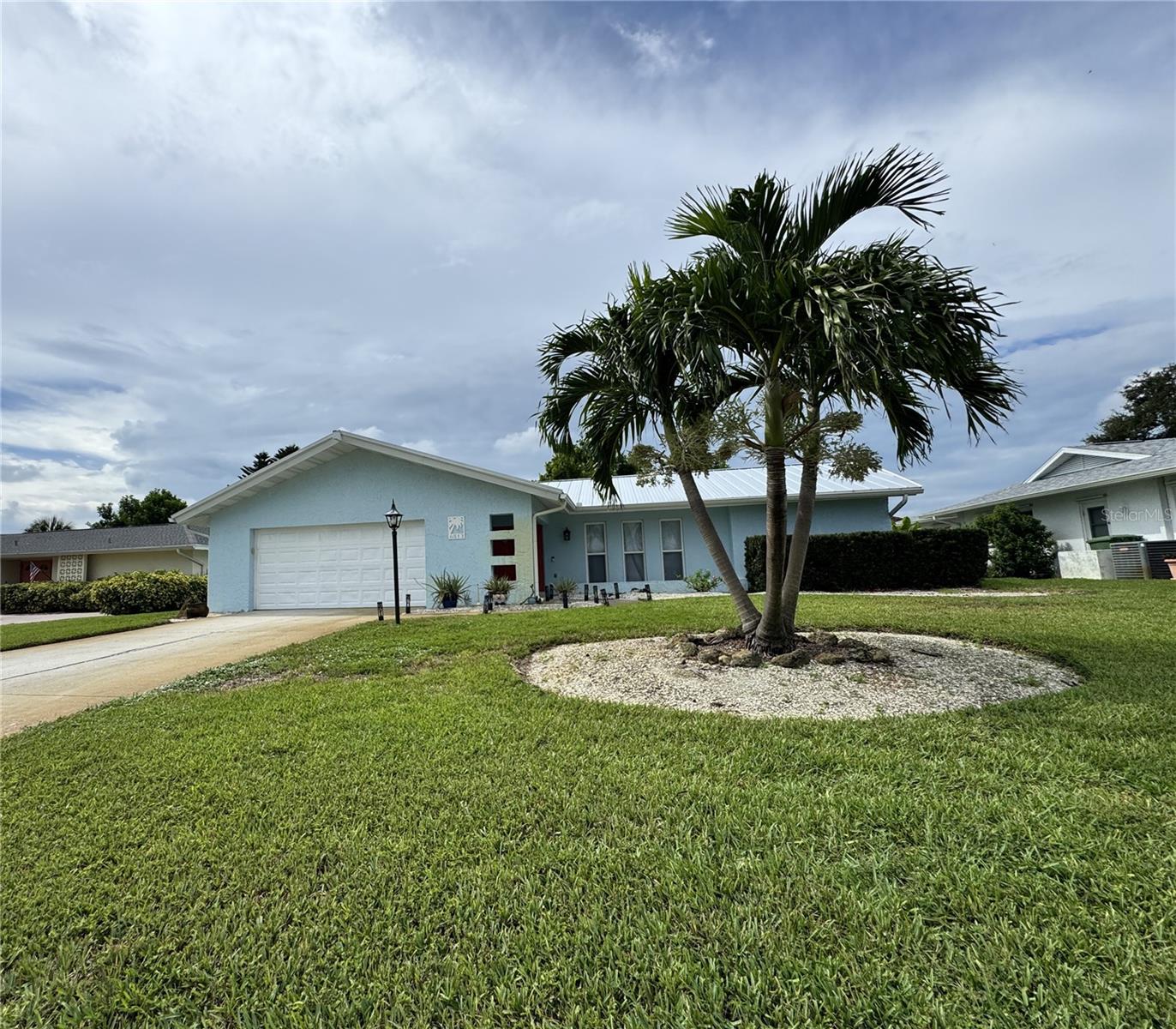 6813 13TH AVENUE DR W, BRADENTON, FL — photo 2