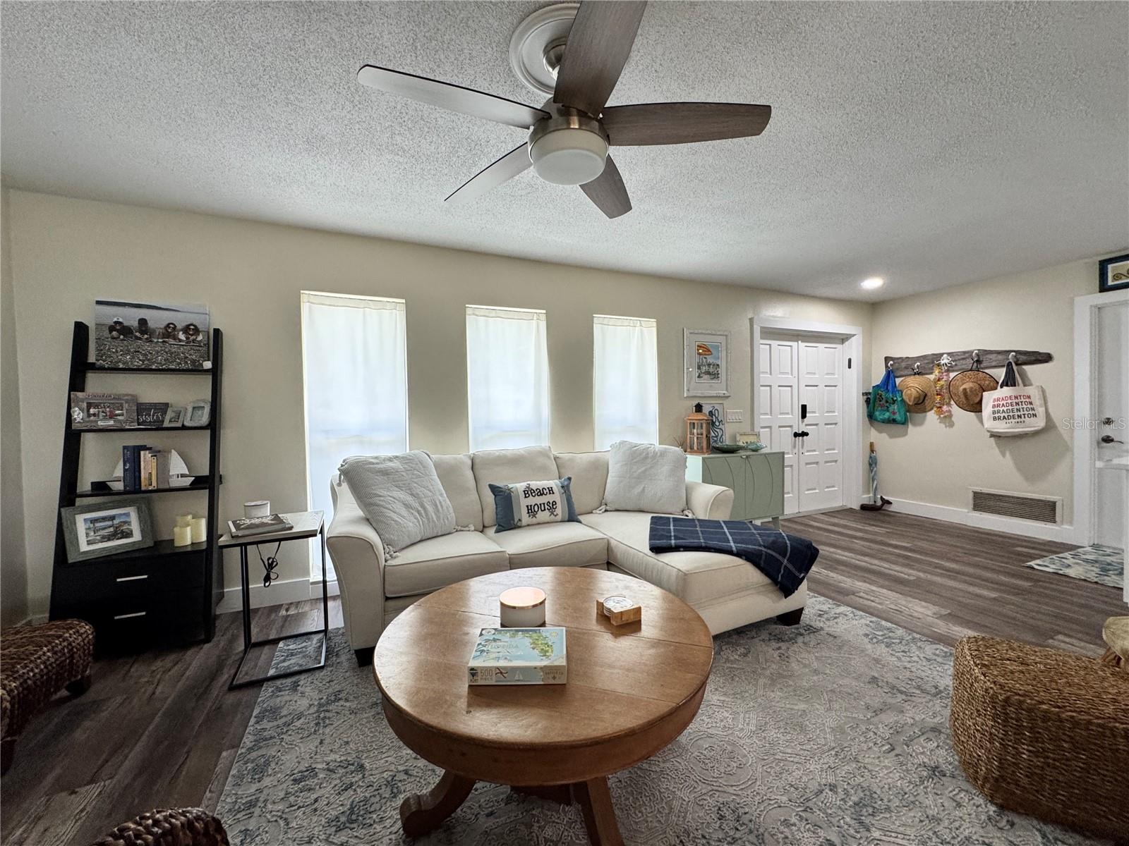 6813 13TH AVENUE DR W, BRADENTON, FL — photo 5