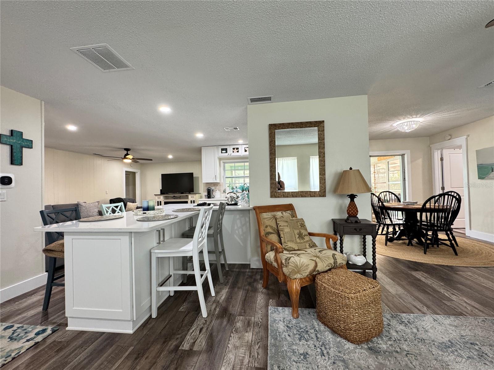 6813 13TH AVENUE DR W, BRADENTON, FL — photo 8
