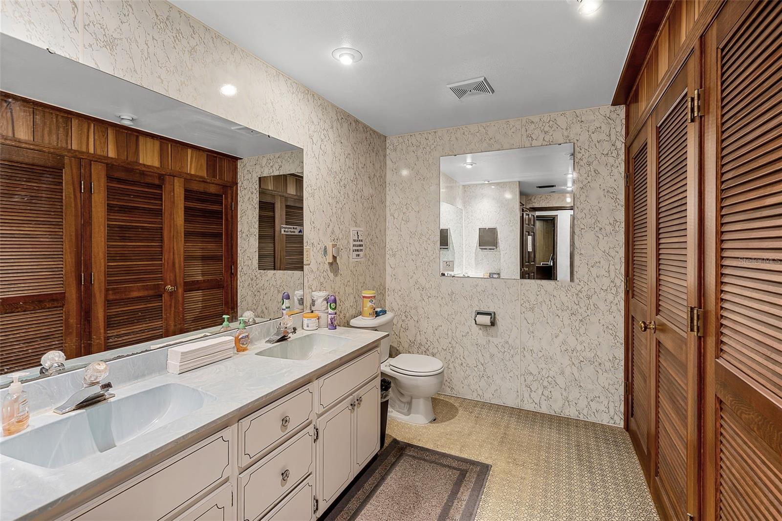 131 W MAIN ST, TAVARES, FL — photo 13