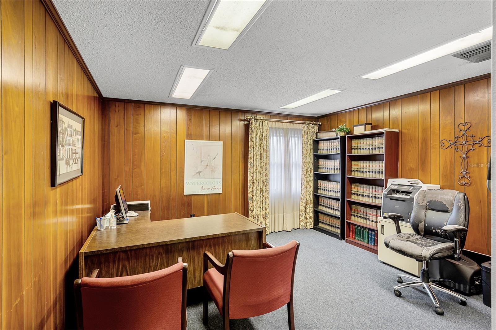 131 W MAIN ST, TAVARES, FL — photo 27