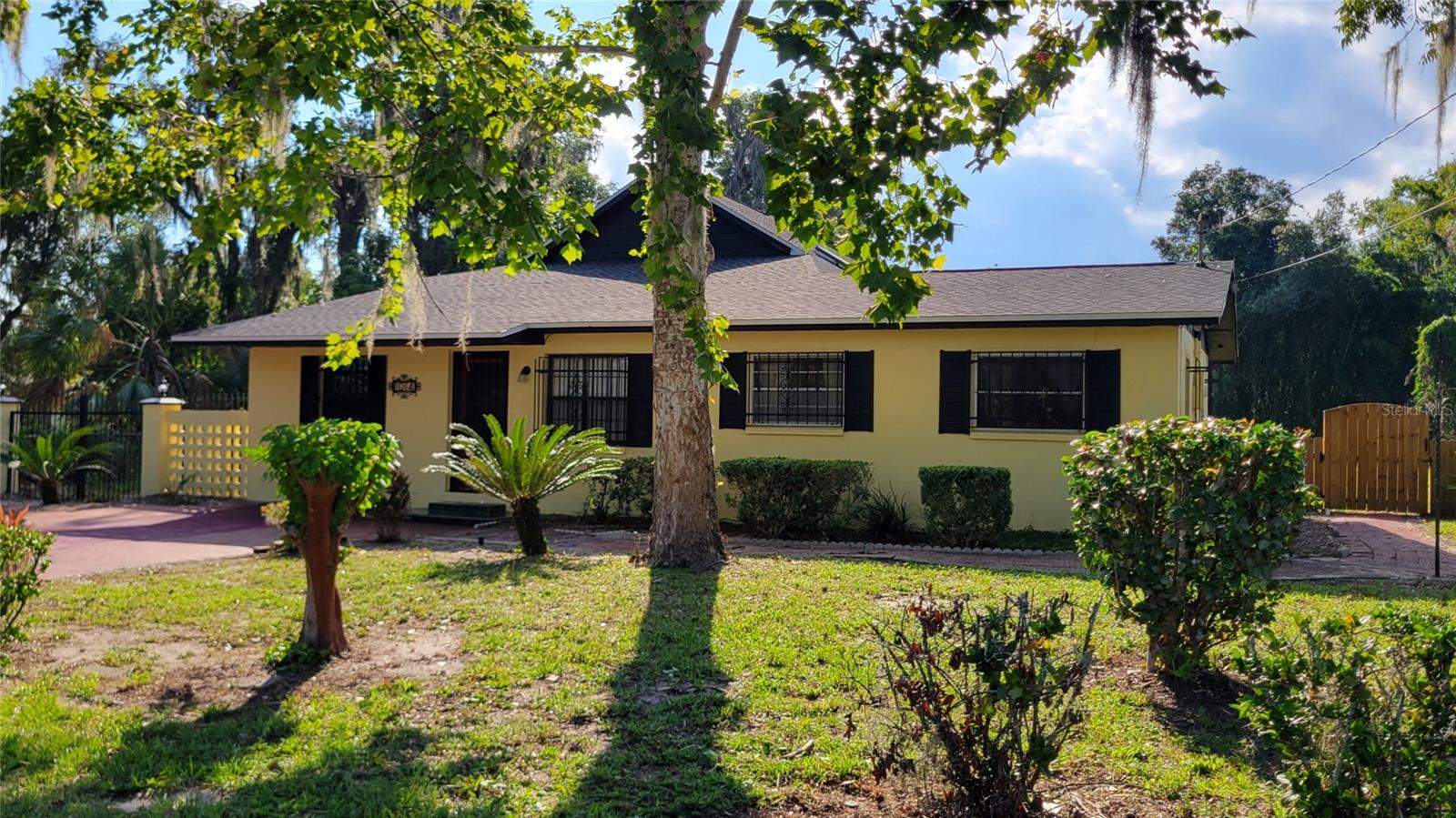 1014 SE 10TH ST, GAINESVILLE, FL — photo 2